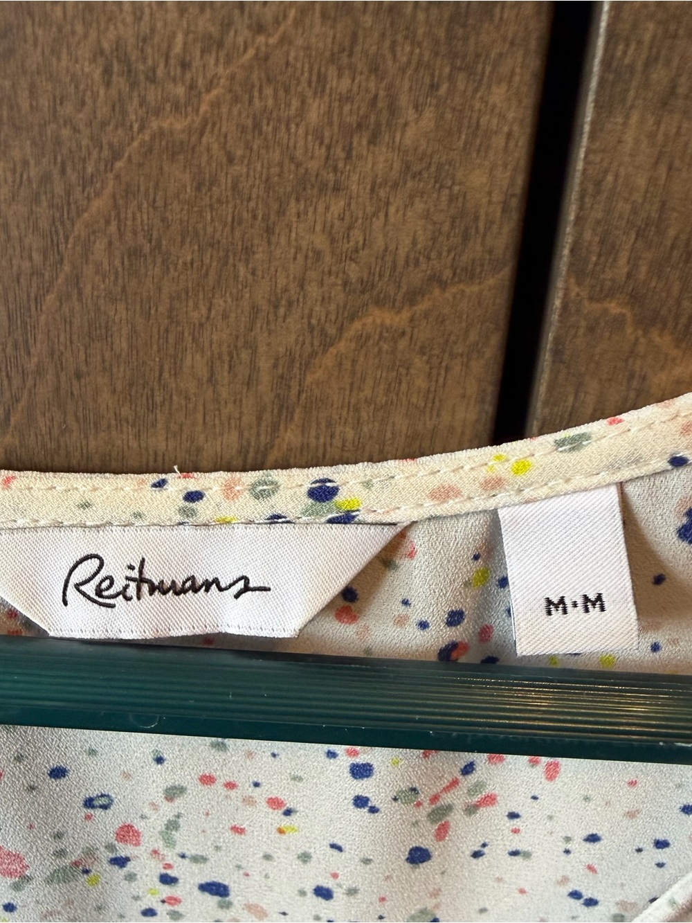 Reitmans White V-Neck Speckle Print Sleeveless Top - Picture 3 of 4